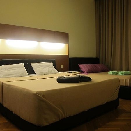Luxury Suites @ Straits Quay تانجونغ بونغاه المظهر الخارجي الصورة
