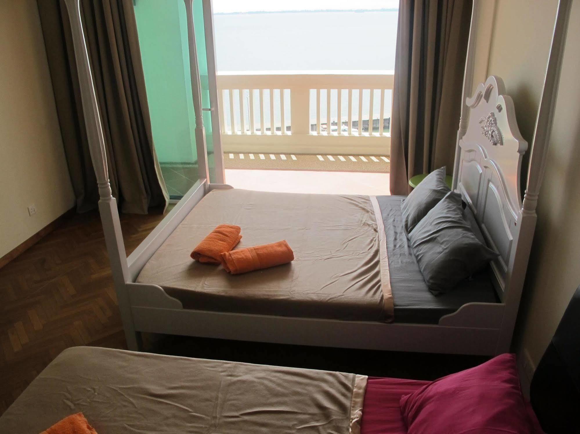 Luxury Suites @ Straits Quay تانجونغ بونغاه المظهر الخارجي الصورة